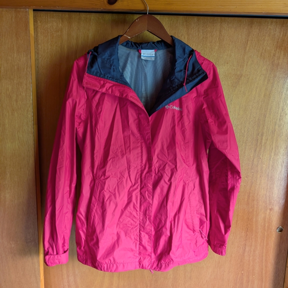 Columbia Pink Rain Jacket with Water-Resistant Fabric
